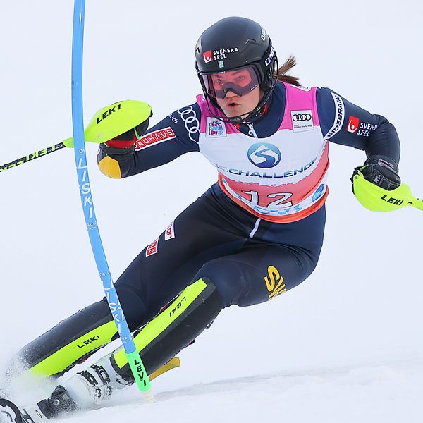 Anna Swenn-Larsson var snabbast av svenskorna i första åket.