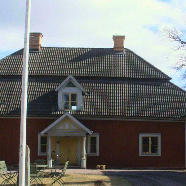 Se väggmålningarna från 1700-talet – bergsmansgård i Aspeboda blir ...