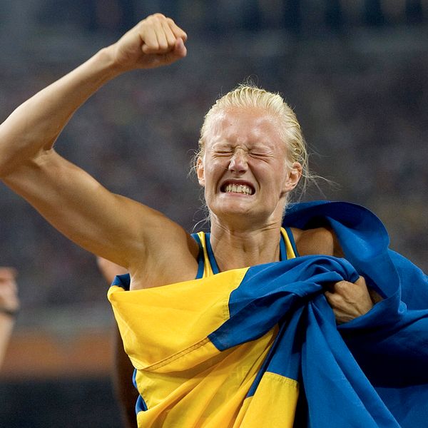 Carolina Klüft vid OS-guldet 2004.