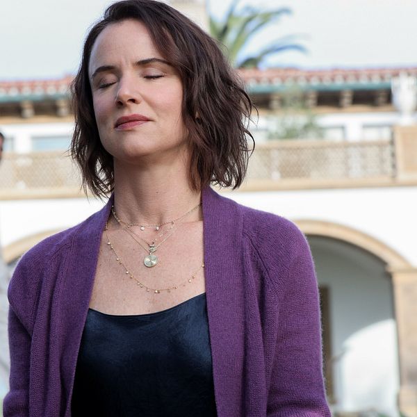 Juliette Lewis i rollen som den hårt prövade Natalie i SkyShowtime-thrillern Yellowjackets.