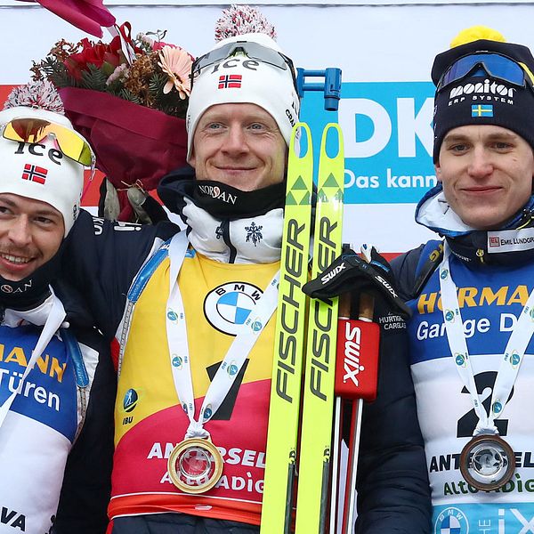 Martin Ponsiluoma (till höger) skrämmer alla konkurrenter enligt den svenske skyttetränaren Johan Hagström.