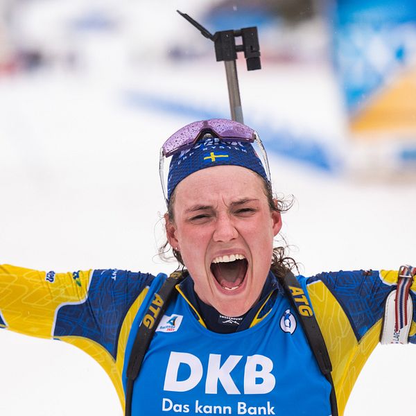 Hanna Öberg vann damernas masstart vid skidskytte-VM.