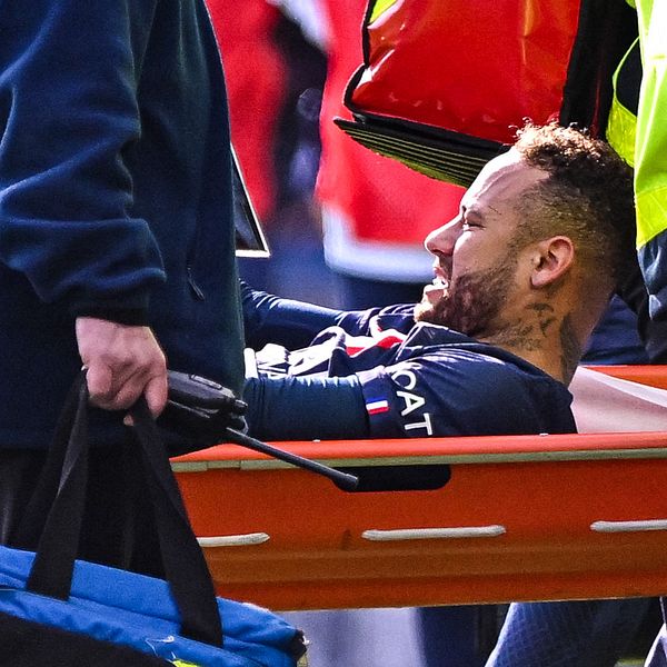 Tungt besked för Neymar. PSG-stjärnan missar resten av säsongen.