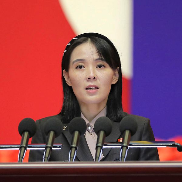 Nordkoreas ledare Kim Jong-Uns syster Kim Yo-Jung varnar USA och Sydkorea för att utöka sina gemensamma militärövningar. Arkivbild på henne.