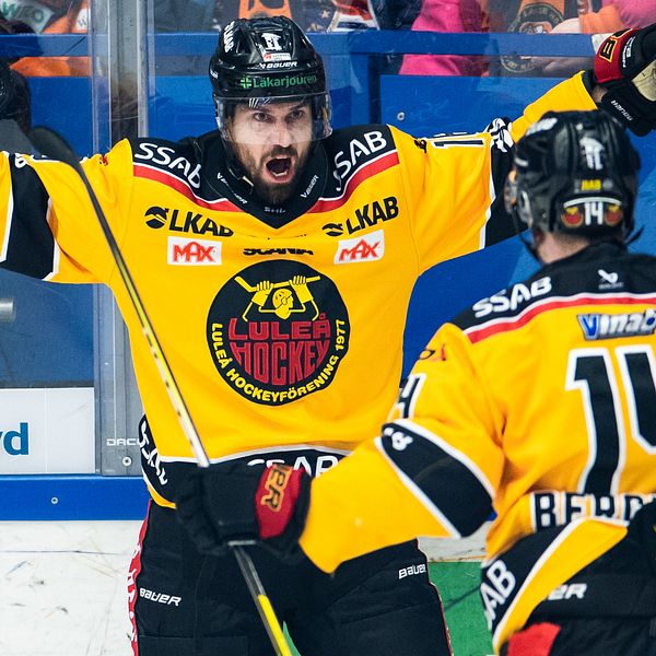 Luleås Niklas Olausson jublar efter 1–1 mot Växjö.