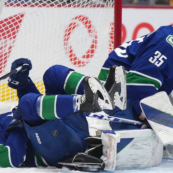Kyle Burroughs och Thatcher Demkos Vancouver Canucks missar NHL-slutspelet.