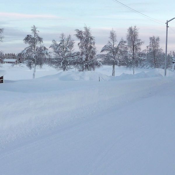 Bilväg i Lainio, Kiruna kommun.