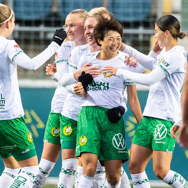Hammarby jublar efter Maika Hamanos 2–1-mål mot Linköping.