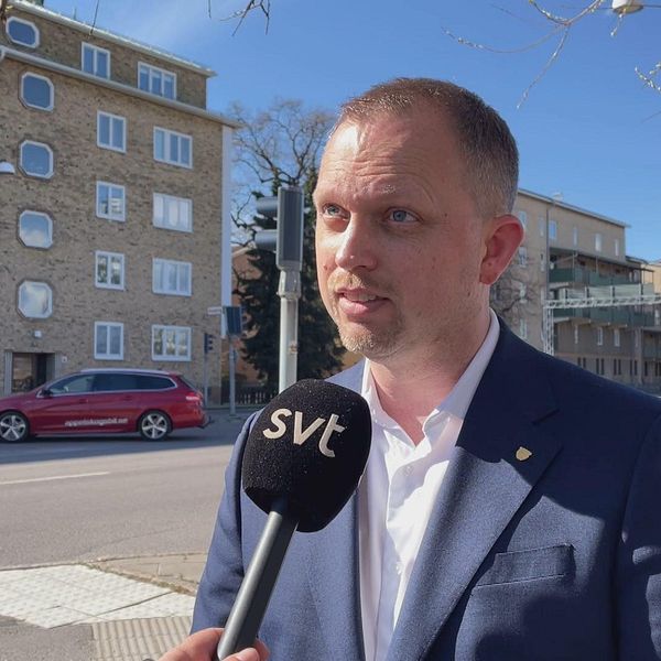Dålig luft på Hamngatan i Linköping – kommunen testar vakuumsug | SVT ...