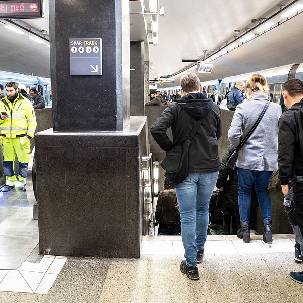 Stockholms tunnelbana, resenärer på T-Centralen.