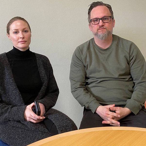 Kvalitetscontrollers Elin Nylander och Peter Strömqvist på Sundsvalls kommun.