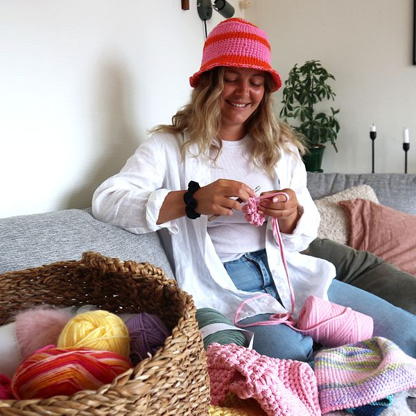 Josefin Trege Nilsson i Karlskrona virkar. Virkning.