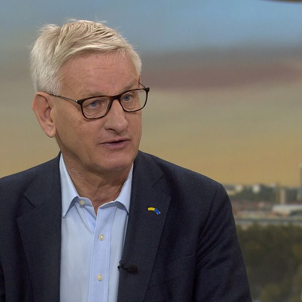 Tidigare utrikesminister och moderattoppen Carl Bildt på plats i SVT:s Morgonstudion.