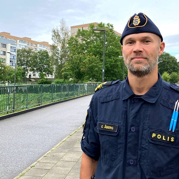 Polisområdeschef Erik Åberg står på Rosengård.