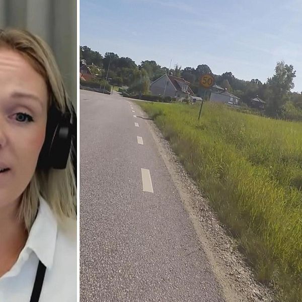 Till vänster blond kvinna med svart headset tittar snett ned åt vänster i bild. Till höger högra delen av en vägbana, 50-skylt och grönt gräs till höger i bild. Några hus och ljusblå himmel i bakgrunden.