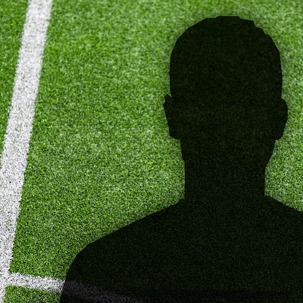 Kriminella ”fotbollsagenter” ett växande problem, enligt en ny rapport från polisen.