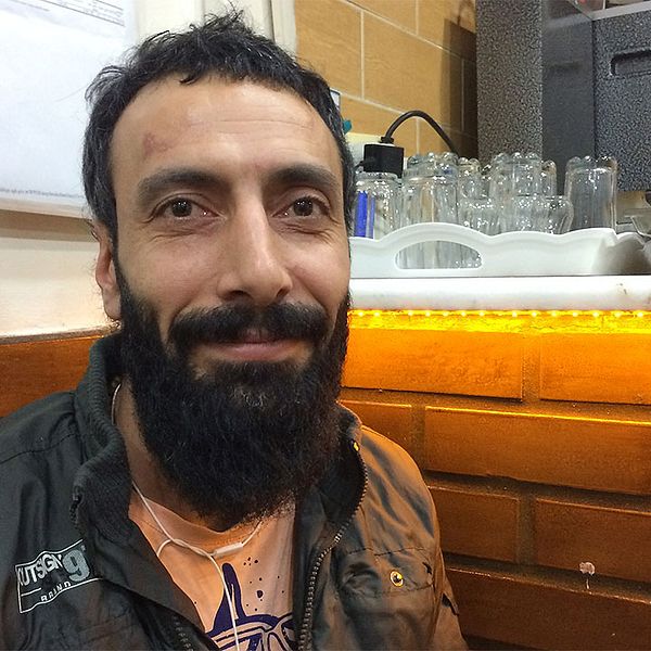 37-årige bokutgivaren Mert Ayhan är inte förvånad över valresultatet. ”Vi förstod för tre-fyra månader sen. AKP har pressat folk att rösta på dem”, säger han till SVT Nyheter.