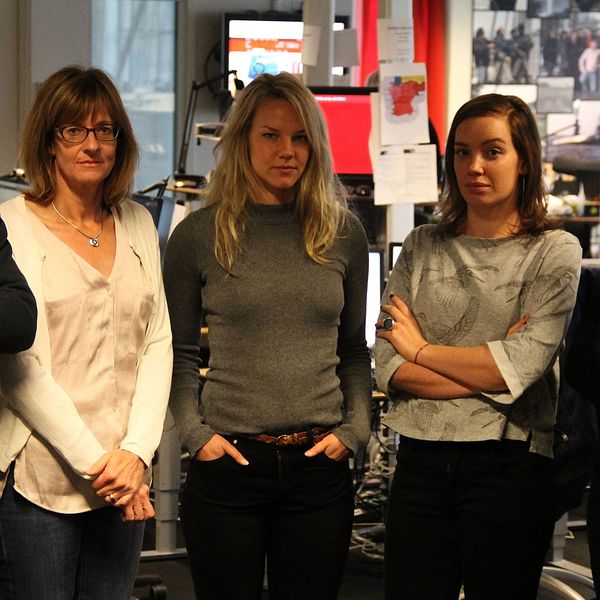 Firas Razak, fotograf, Ylva Esping, Natalie Medic och Tove Hansson, reportrar. Längst till höger redaktören Helena Petersen Schön.
