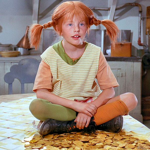 Nu hyllas 70-årsjubilerande Pippi Långstrump med en förgylld jättemedalj.