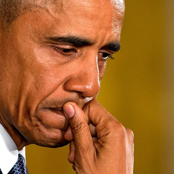 President Barack Obama i tårar när han talade om förstaklassare som sköts till döds i en skolmassaker i USA.