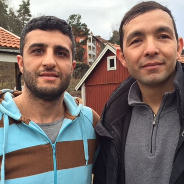 Farid Hussini och Morteza Ahmadpourjqj från Afghanistan på boendet i Nynäshamn.