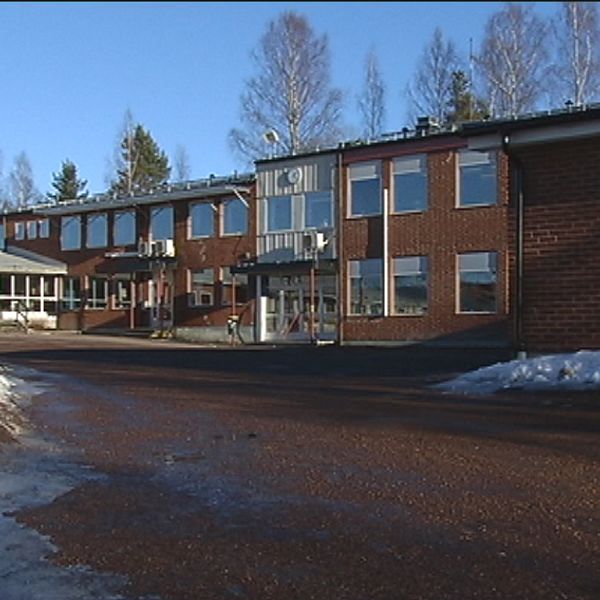 Jättestenskolan, Grums