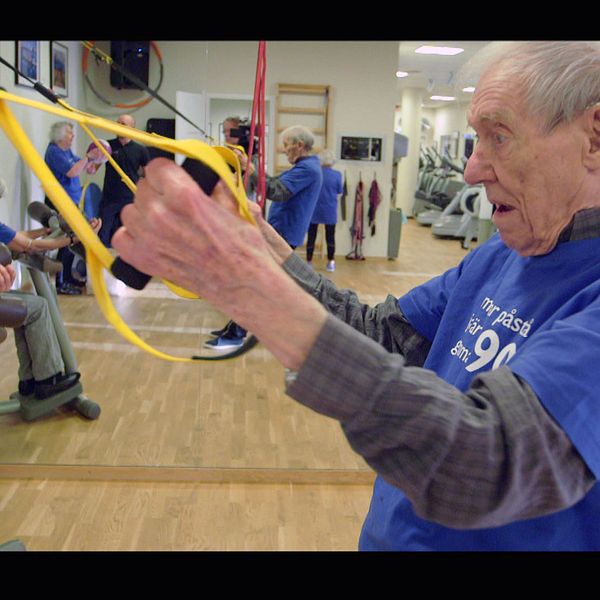 90-åring tränar