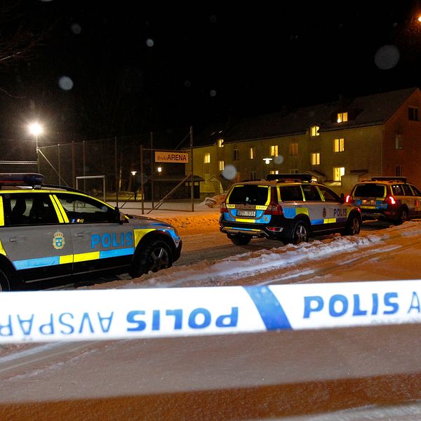 Polis på plats i Ljusne efter mordet.