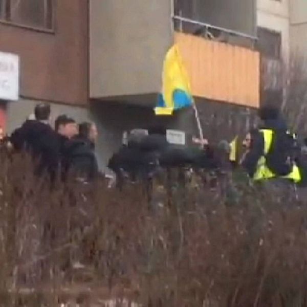 Demonstration utanför turkiska föreningen i Botkyrka