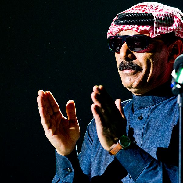 Omar Souleyman under sin spelning på Nobels fredspriskonsert.