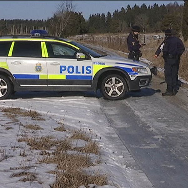 Händelserapporten visar hur polisen agerade på mordnatten.