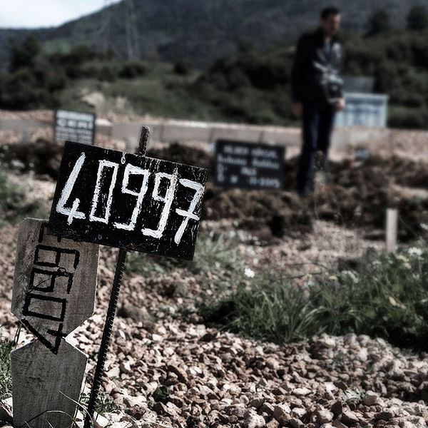 Endast fem siffror med teknisk betydelse, inget namn, inga blommor. Antalet oidentifierade kroppar som spolas iland vid den turkiska kuststaden Izmir, har ökat dramatiskt den senaste tiden.