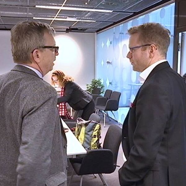 Företagaren Jens Carlberg i samtal med generaldirektören på Yrkeshögskolan Thomas Persson.