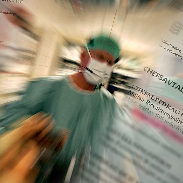 bildmontage med en kirurg och ett dokument