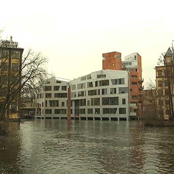 Byggnaden Katscha i industrilandskapet i Norrköping.