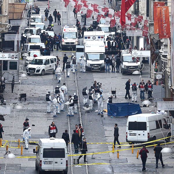 Självmordsbombaren detonerade sin bomb intill en av de stora shoppinggatorna.