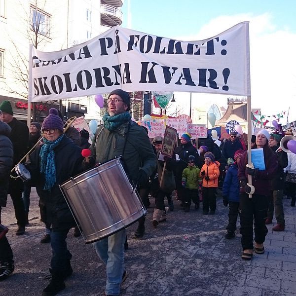 Manifestation mot skolnedläggning i Luleå