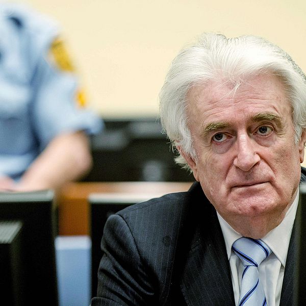 Ex-ledaren Radovan Karadzic i rätten.