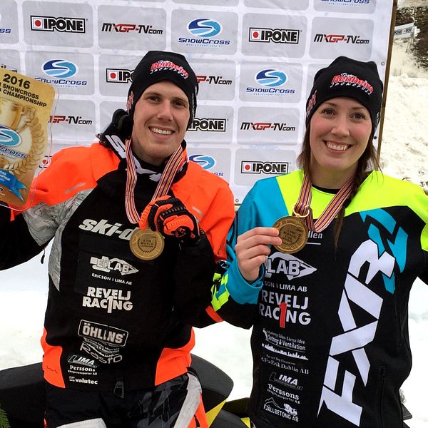 Syskonen Adam och Marica Renheim vann varsin seger i snöskotercross-VM i Alta.