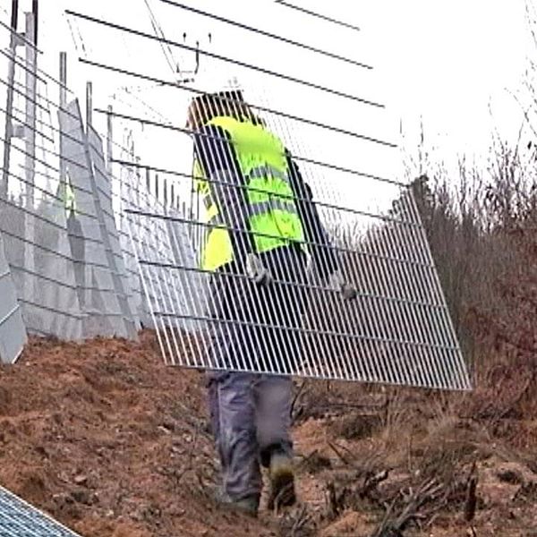 Trafikverkets egna utredning har inte klarlagt vilka som jobbade med stängselbygget