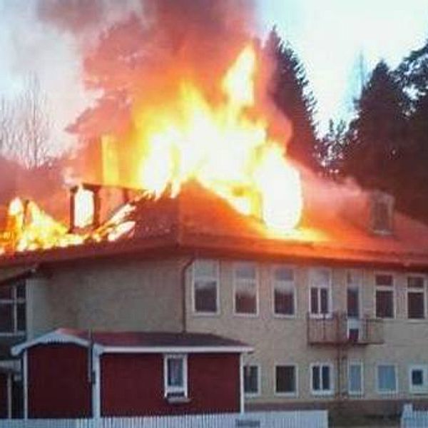 Brinnande skolbyggnad i Viksjö, Härnösands kommun.