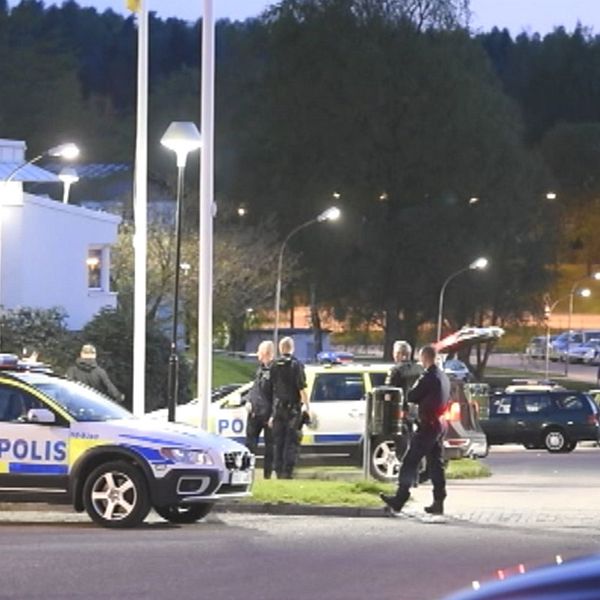 polis och polisbilar i Borås