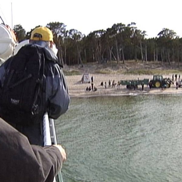 Turister på väg till naturreservatet Gotska Sandön.