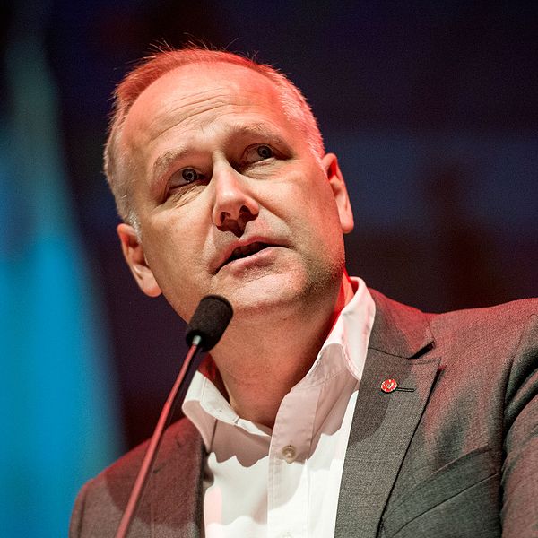 Jonas Sjöstedt (V).