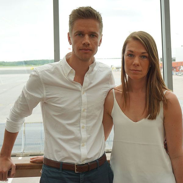 Peter Lindström och Ida Lundquist blev strandade på Arlanda tillsammans med stora delar av bröllopssällskapet.