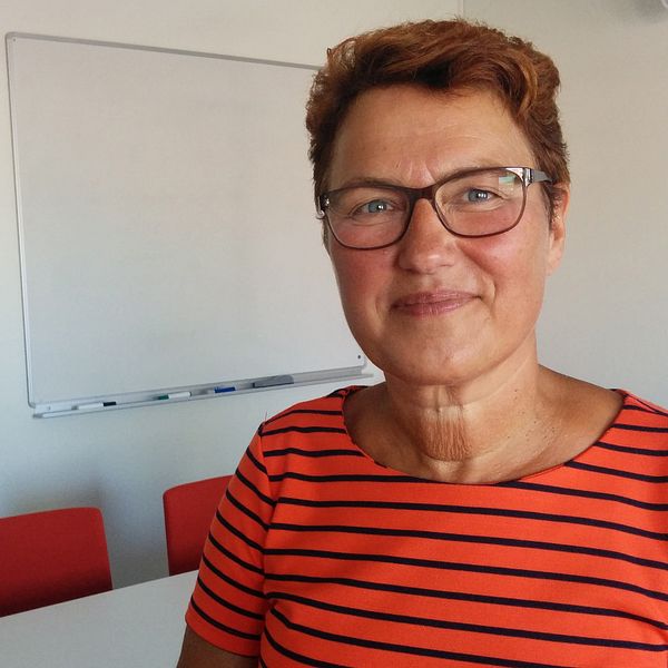 Inger Maurin i Lärarförbundet Växjö anser att samtliga kommuner behöver höja lärarlönerna.