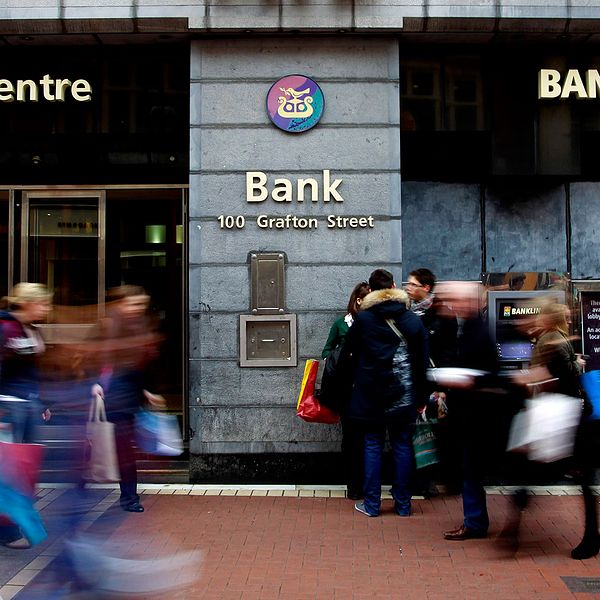 De irländska banker som uppvisade klena resultat var Allied Irish Banks och Bank of Ireland.