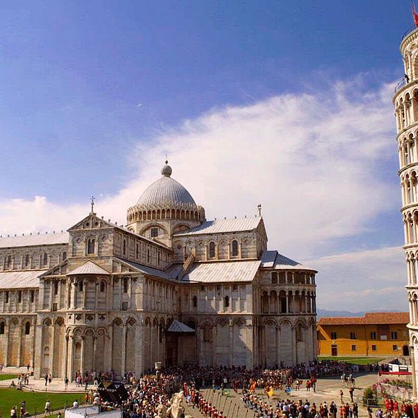 Mannen ville attackera lutande tornet i Pisa. Nu utvisas han. Arkivbild.