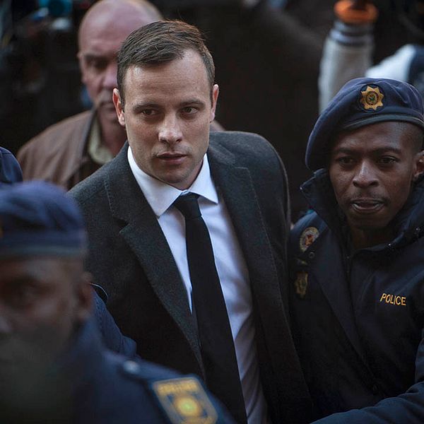 Oscar Pistorius när han anlände till domstolen i Pretoria, där han dömdes till sex års fängelse för mord.