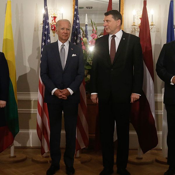 USA:s vicepresident Joe Biden tillsammans med statscheferna för de tre baltiska länderna.